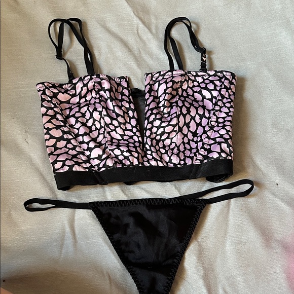 Victoria's Secret Other - Victoria's Secret Purple and Black Bustier Top